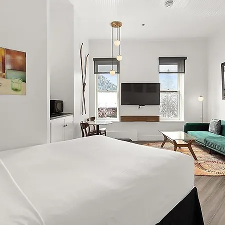 Independence Square 202, Hotel Room Over-Looking The Mall And Aspen Mountain